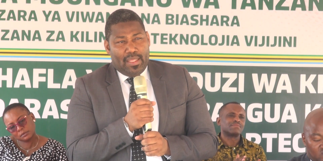 DR. HASHIL ABDALLAH INAUGURATES A CASHEW PROCESSING FACTORY CLASSROOM IN MANYONI